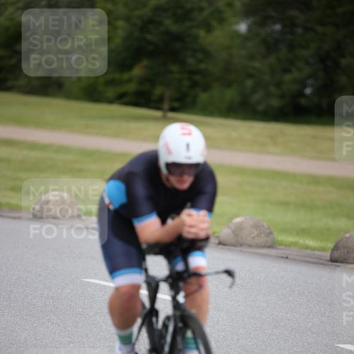 16.06.2024 - 26. Vierlanden-Triathlon Jannik Wohlers http://msf.ph/oto/6269696 16.06.2024 11:03:30 Radfahren 92, 165, 184 meine-sportfotos.de
