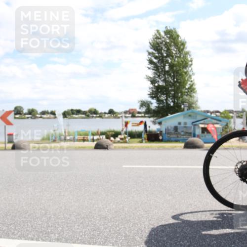 16.06.2024 - 26. Vierlanden-Triathlon Jannik Wohlers http://msf.ph/oto/6269713 16.06.2024 11:33:54 Radfahren 6, 152, 173, 193, 233, 310, 352 meine-sportfotos.de