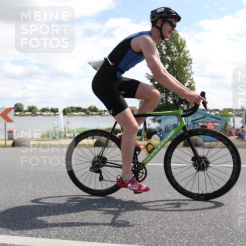 16.06.2024 - 26. Vierlanden-Triathlon Jannik Wohlers http://msf.ph/oto/6269725 16.06.2024 11:37:06 Radfahren 40, 113, 131, 173, 231, 250, 262 meine-sportfotos.de