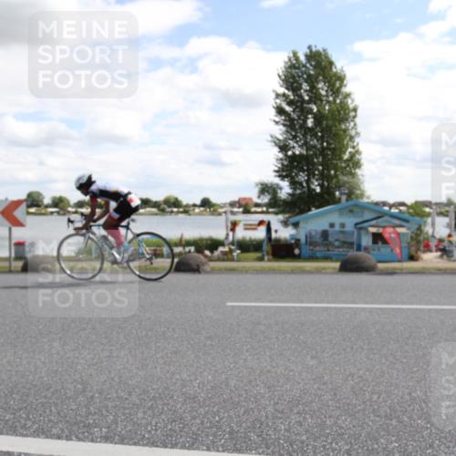 16.06.2024 - 26. Vierlanden-Triathlon Jannik Wohlers http://msf.ph/oto/6269726 16.06.2024 11:37:20 Radfahren 6, 13, 50, 133, 321, 352 meine-sportfotos.de