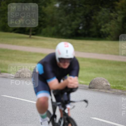 16.06.2024 - 26. Vierlanden-Triathlon Jannik Wohlers http://msf.ph/oto/6269778 16.06.2024 11:03:30 Radfahren 92, 165, 184 meine-sportfotos.de