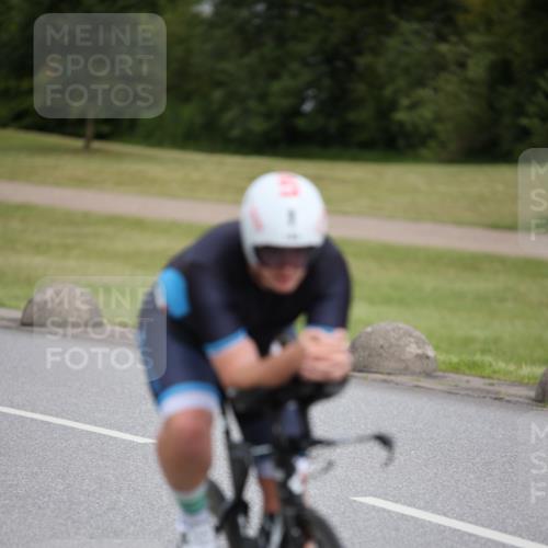 16.06.2024 - 26. Vierlanden-Triathlon Jannik Wohlers http://msf.ph/oto/6269780 16.06.2024 11:03:30 Radfahren 92, 165, 184 meine-sportfotos.de