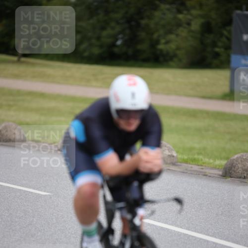 16.06.2024 - 26. Vierlanden-Triathlon Jannik Wohlers http://msf.ph/oto/6269782 16.06.2024 11:03:30 Radfahren 92, 165, 184 meine-sportfotos.de