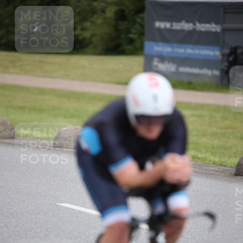 16.06.2024 - 26. Vierlanden-Triathlon Jannik Wohlers http://msf.ph/oto/6269801 16.06.2024 11:03:30 Radfahren 92, 165, 184 meine-sportfotos.de