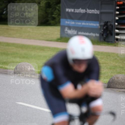 16.06.2024 - 26. Vierlanden-Triathlon Jannik Wohlers http://msf.ph/oto/6269802 16.06.2024 11:03:30 Radfahren 92, 165, 184 meine-sportfotos.de
