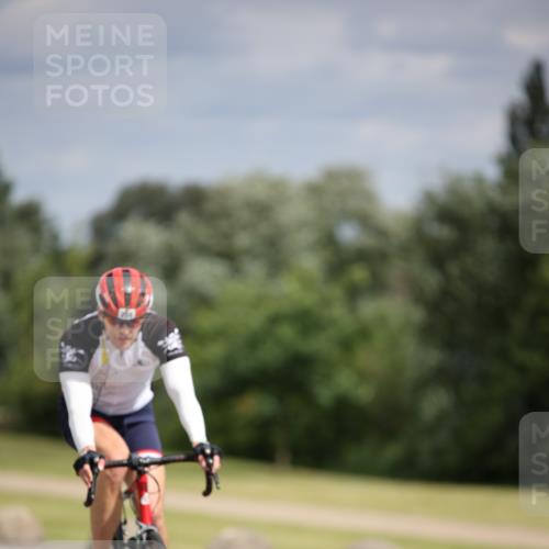 16.06.2024 - 26. Vierlanden-Triathlon Jannik Wohlers http://msf.ph/oto/6269844 16.06.2024 11:07:57 Radfahren 72, 208, 271 meine-sportfotos.de