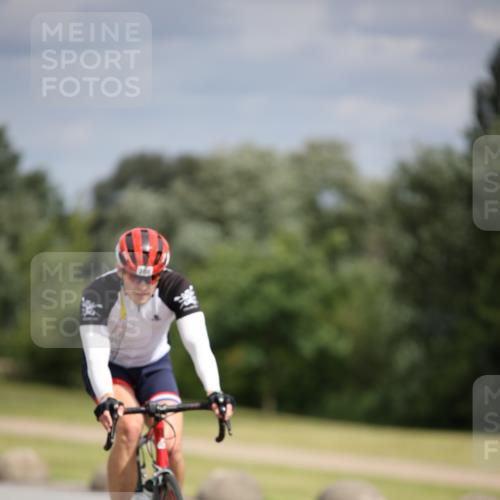 16.06.2024 - 26. Vierlanden-Triathlon Jannik Wohlers http://msf.ph/oto/6269846 16.06.2024 11:07:57 Radfahren 72, 208, 271 meine-sportfotos.de