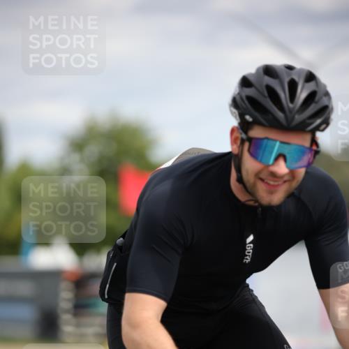 16.06.2024 - 26. Vierlanden-Triathlon Jannik Wohlers http://msf.ph/oto/6269963 16.06.2024 11:08:46 Radfahren 12, 46, 76, 89, 125, 138, 167, 174, 215, 330 meine-sportfotos.de