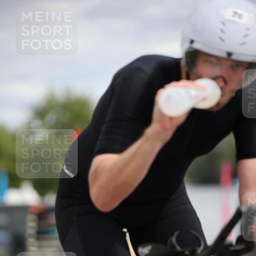 16.06.2024 - 26. Vierlanden-Triathlon Jannik Wohlers http://msf.ph/oto/6269978 16.06.2024 11:08:49 Radfahren 12, 76, 89, 125, 167, 215 meine-sportfotos.de