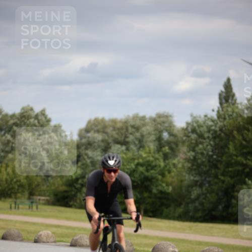 16.06.2024 - 26. Vierlanden-Triathlon Jannik Wohlers http://msf.ph/oto/6269988 16.06.2024 11:09:06 Radfahren 2, 124, 185, 232, 344 meine-sportfotos.de