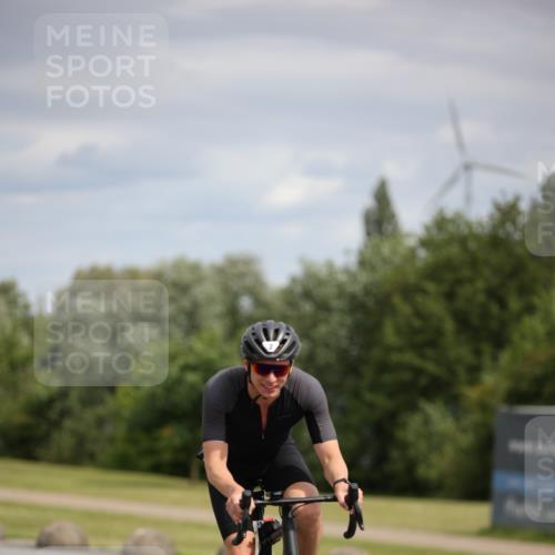 16.06.2024 - 26. Vierlanden-Triathlon Jannik Wohlers http://msf.ph/oto/6269992 16.06.2024 11:09:06 Radfahren 2, 124, 185, 232, 344 meine-sportfotos.de