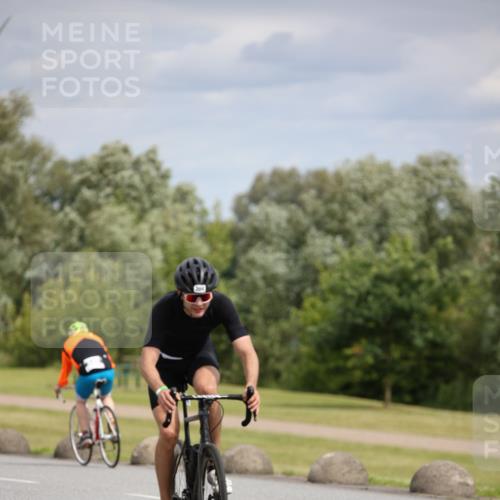 16.06.2024 - 26. Vierlanden-Triathlon Jannik Wohlers http://msf.ph/oto/6270045 16.06.2024 11:09:24 Radfahren 62, 165, 204, 337, 345 meine-sportfotos.de
