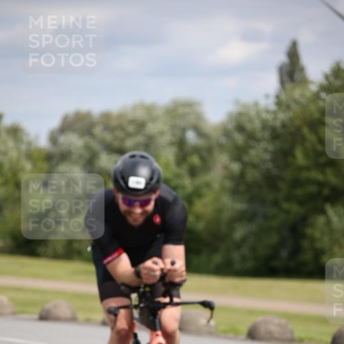 16.06.2024 - 26. Vierlanden-Triathlon Jannik Wohlers http://msf.ph/oto/6270116 16.06.2024 11:09:30 Radfahren 62, 165, 189, 190, 204, 337 meine-sportfotos.de
