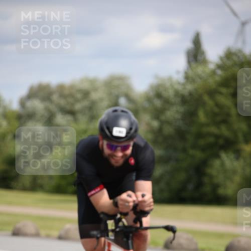 16.06.2024 - 26. Vierlanden-Triathlon Jannik Wohlers http://msf.ph/oto/6270120 16.06.2024 11:09:30 Radfahren 62, 165, 189, 190, 204, 337 meine-sportfotos.de