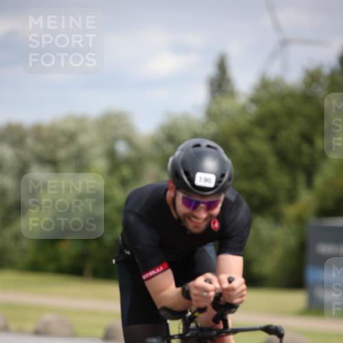 16.06.2024 - 26. Vierlanden-Triathlon Jannik Wohlers http://msf.ph/oto/6270132 16.06.2024 11:09:30 Radfahren 62, 165, 189, 190, 204, 337 meine-sportfotos.de