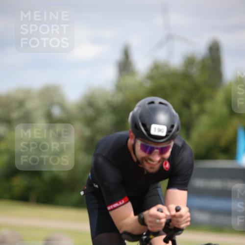 16.06.2024 - 26. Vierlanden-Triathlon Jannik Wohlers http://msf.ph/oto/6270135 16.06.2024 11:09:30 Radfahren 62, 165, 189, 190, 204, 337 meine-sportfotos.de