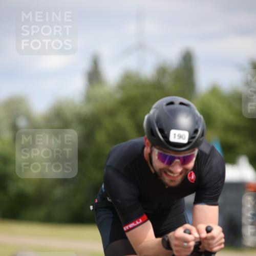 16.06.2024 - 26. Vierlanden-Triathlon Jannik Wohlers http://msf.ph/oto/6270237 16.06.2024 11:09:30 Radfahren 62, 165, 189, 190, 204, 337 meine-sportfotos.de