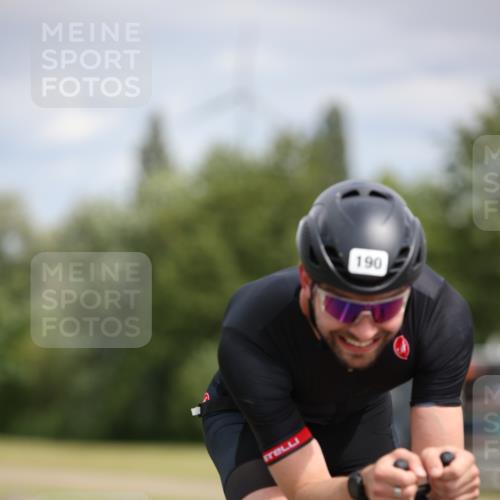 16.06.2024 - 26. Vierlanden-Triathlon Jannik Wohlers http://msf.ph/oto/6270238 16.06.2024 11:09:30 Radfahren 62, 165, 189, 190, 204, 337 meine-sportfotos.de