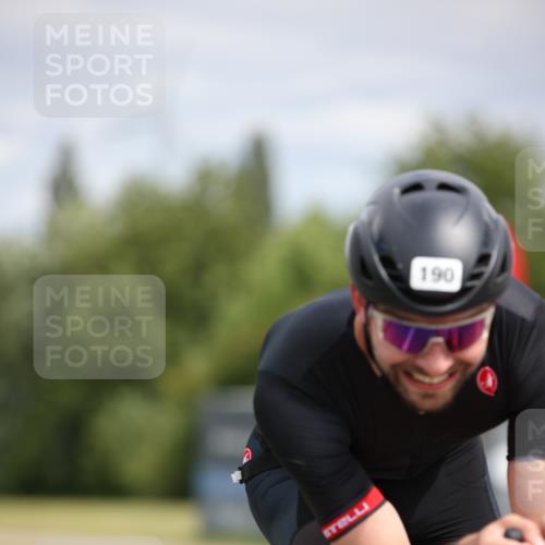 16.06.2024 - 26. Vierlanden-Triathlon Jannik Wohlers http://msf.ph/oto/6270240 16.06.2024 11:09:30 Radfahren 62, 165, 189, 190, 204, 337 meine-sportfotos.de
