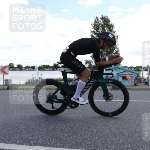 16.06.2024 - 26. Vierlanden-Triathlon Jannik Wohlers http://msf.ph/oto/6270277 16.06.2024 11:38:33 Radfahren 44, 68, 116, 251, 332, 369 meine-sportfotos.de