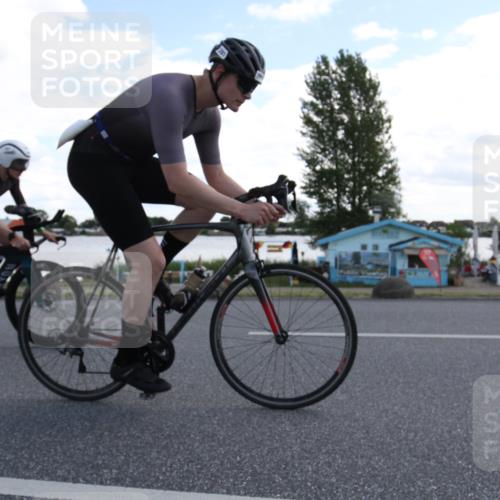16.06.2024 - 26. Vierlanden-Triathlon Jannik Wohlers http://msf.ph/oto/6270353 16.06.2024 11:38:40 Radfahren 185, 201, 215, 281, 369 meine-sportfotos.de