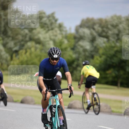 16.06.2024 - 26. Vierlanden-Triathlon Jannik Wohlers http://msf.ph/oto/6270355 16.06.2024 11:10:02 Radfahren 33, 42, 246, 283, 1274 meine-sportfotos.de