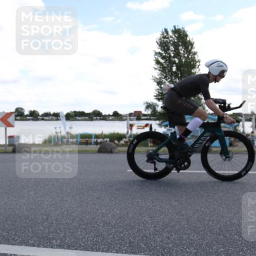16.06.2024 - 26. Vierlanden-Triathlon Jannik Wohlers http://msf.ph/oto/6270365 16.06.2024 11:38:40 Radfahren 185, 201, 215, 281, 369 meine-sportfotos.de
