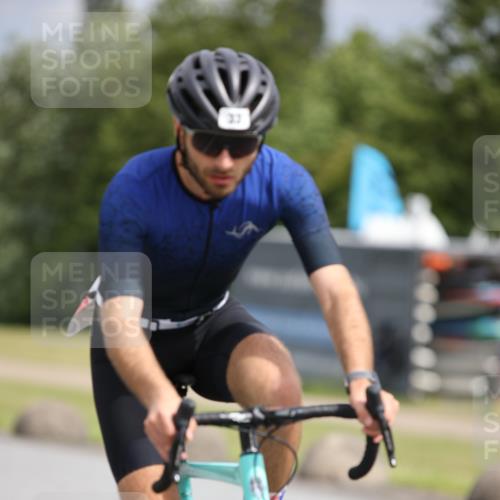 16.06.2024 - 26. Vierlanden-Triathlon Jannik Wohlers http://msf.ph/oto/6270404 16.06.2024 11:10:03 Radfahren 33, 42, 246, 283, 1274 meine-sportfotos.de