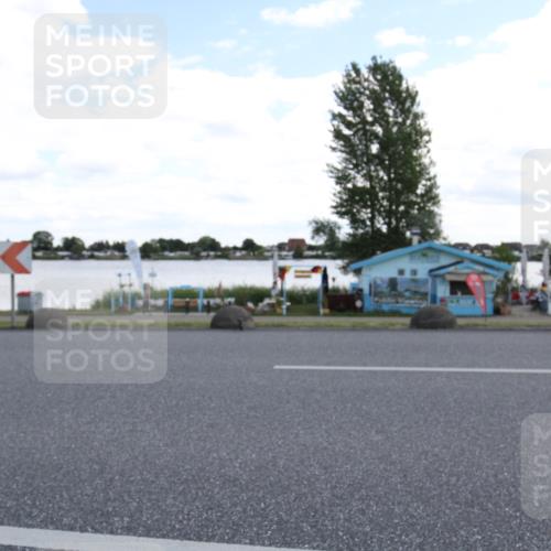 16.06.2024 - 26. Vierlanden-Triathlon Jannik Wohlers http://msf.ph/oto/6270405 16.06.2024 11:38:49 Radfahren 24, 53, 61, 156, 165, 185, 271, 295 meine-sportfotos.de