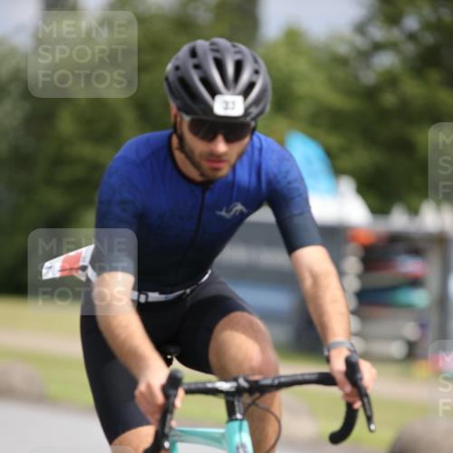 16.06.2024 - 26. Vierlanden-Triathlon Jannik Wohlers http://msf.ph/oto/6270406 16.06.2024 11:10:03 Radfahren 33, 42, 246, 283, 1274 meine-sportfotos.de