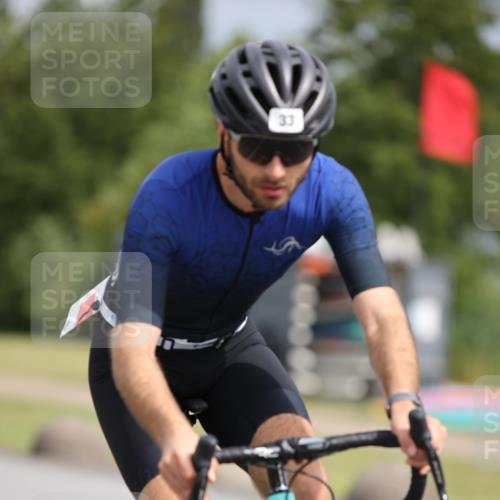16.06.2024 - 26. Vierlanden-Triathlon Jannik Wohlers http://msf.ph/oto/6270410 16.06.2024 11:10:03 Radfahren 33, 42, 246, 283, 1274 meine-sportfotos.de