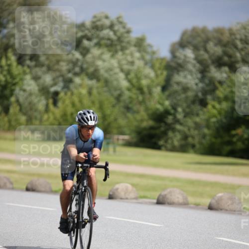 16.06.2024 - 26. Vierlanden-Triathlon Jannik Wohlers http://msf.ph/oto/6270440 16.06.2024 11:10:23 Radfahren 21, 48, 216, 406 meine-sportfotos.de