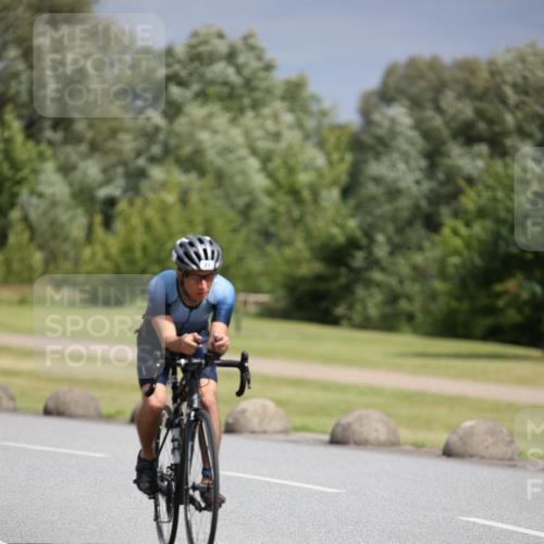 16.06.2024 - 26. Vierlanden-Triathlon Jannik Wohlers http://msf.ph/oto/6270442 16.06.2024 11:10:23 Radfahren 21, 48, 216, 406 meine-sportfotos.de