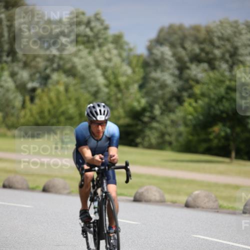 16.06.2024 - 26. Vierlanden-Triathlon Jannik Wohlers http://msf.ph/oto/6270450 16.06.2024 11:10:23 Radfahren 21, 48, 216, 406 meine-sportfotos.de