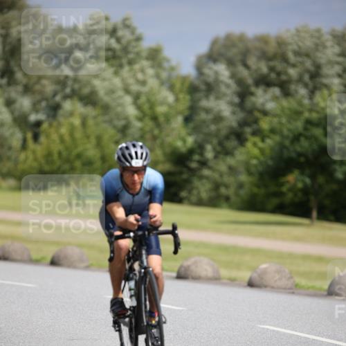 16.06.2024 - 26. Vierlanden-Triathlon Jannik Wohlers http://msf.ph/oto/6270451 16.06.2024 11:10:23 Radfahren 21, 48, 216, 406 meine-sportfotos.de
