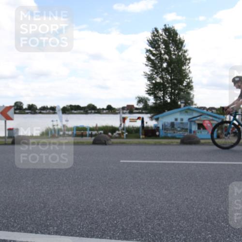 16.06.2024 - 26. Vierlanden-Triathlon Jannik Wohlers http://msf.ph/oto/6270466 16.06.2024 11:38:51 Radfahren 24, 53, 61, 156, 165, 271, 295 meine-sportfotos.de