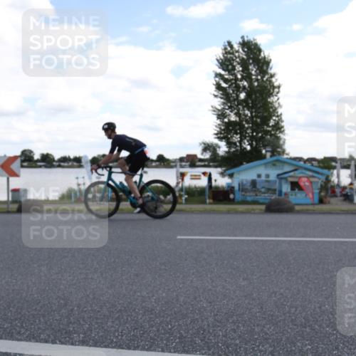 16.06.2024 - 26. Vierlanden-Triathlon Jannik Wohlers http://msf.ph/oto/6270467 16.06.2024 11:38:51 Radfahren 24, 53, 61, 156, 165, 271, 295 meine-sportfotos.de