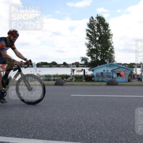 16.06.2024 - 26. Vierlanden-Triathlon Jannik Wohlers http://msf.ph/oto/6270468 16.06.2024 11:38:52 Radfahren 24, 53, 61, 156, 165, 181, 271, 295 meine-sportfotos.de