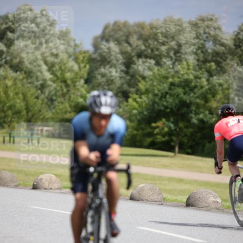 16.06.2024 - 26. Vierlanden-Triathlon Jannik Wohlers http://msf.ph/oto/6270489 16.06.2024 11:10:23 Radfahren 21, 48, 216, 406 meine-sportfotos.de