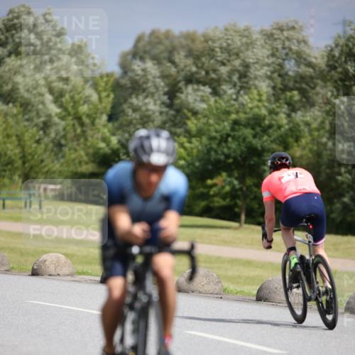 16.06.2024 - 26. Vierlanden-Triathlon Jannik Wohlers http://msf.ph/oto/6270494 16.06.2024 11:10:24 Radfahren 21, 121, 216, 406 meine-sportfotos.de