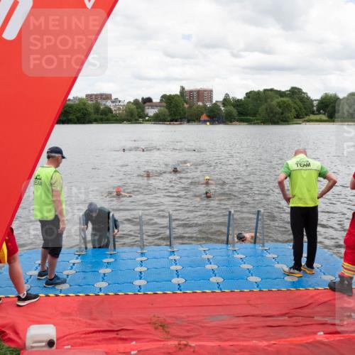 16.06.2024 - 7 Türme Triathlon MichiJ http://msf.ph/oto/6270495 16.06.2024 11:58:43 Schwimmen 304, 350, 409, 414, 422, 466, 545 meine-sportfotos.de