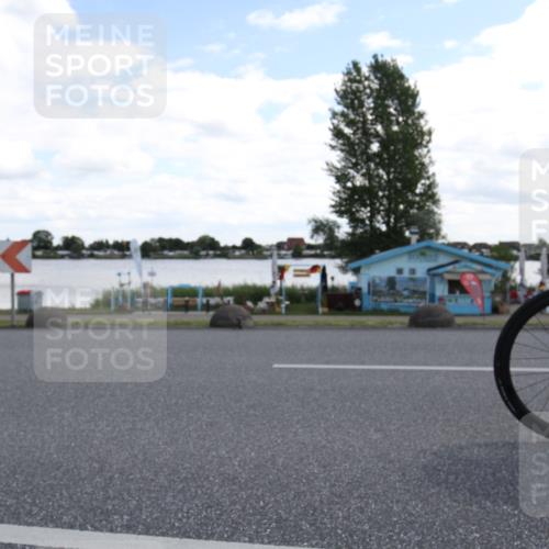 16.06.2024 - 26. Vierlanden-Triathlon Jannik Wohlers http://msf.ph/oto/6270511 16.06.2024 11:38:58 Radfahren 24, 53, 61, 181, 184, 267, 271, 308 meine-sportfotos.de