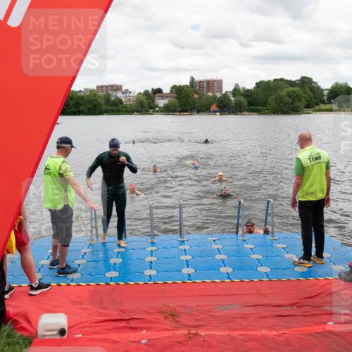 16.06.2024 - 7 Türme Triathlon MichiJ http://msf.ph/oto/6270518 16.06.2024 11:58:45 Schwimmen 304, 350, 409, 414, 422, 466, 545 meine-sportfotos.de
