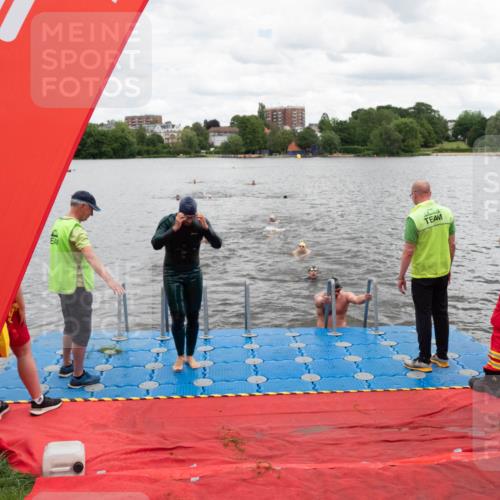 16.06.2024 - 7 Türme Triathlon MichiJ http://msf.ph/oto/6270530 16.06.2024 11:58:46 Schwimmen 304, 350, 409, 414, 422, 466, 545 meine-sportfotos.de