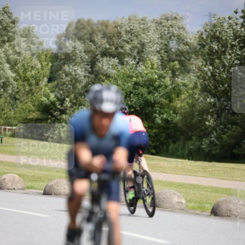 16.06.2024 - 26. Vierlanden-Triathlon Jannik Wohlers http://msf.ph/oto/6270531 16.06.2024 11:10:24 Radfahren 21, 121, 216, 406 meine-sportfotos.de