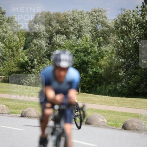 16.06.2024 - 26. Vierlanden-Triathlon Jannik Wohlers http://msf.ph/oto/6270533 16.06.2024 11:10:24 Radfahren 21, 121, 216, 406 meine-sportfotos.de