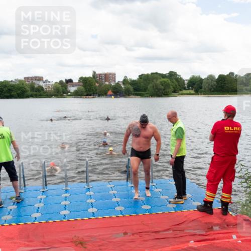 16.06.2024 - 7 Türme Triathlon MichiJ http://msf.ph/oto/6270538 16.06.2024 11:58:51 Schwimmen 304, 350, 409, 414, 422, 448, 466, 545 meine-sportfotos.de