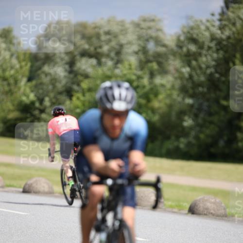 16.06.2024 - 26. Vierlanden-Triathlon Jannik Wohlers http://msf.ph/oto/6270544 16.06.2024 11:10:24 Radfahren 21, 121, 216, 406 meine-sportfotos.de