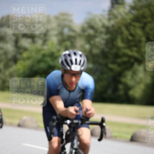 16.06.2024 - 26. Vierlanden-Triathlon Jannik Wohlers http://msf.ph/oto/6270559 16.06.2024 11:10:24 Radfahren 21, 121, 216, 406 meine-sportfotos.de