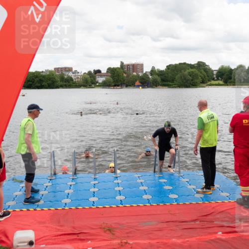16.06.2024 - 7 Türme Triathlon MichiJ http://msf.ph/oto/6270579 16.06.2024 11:58:59 Schwimmen 304, 350, 409, 414, 422, 448, 466, 545 meine-sportfotos.de
